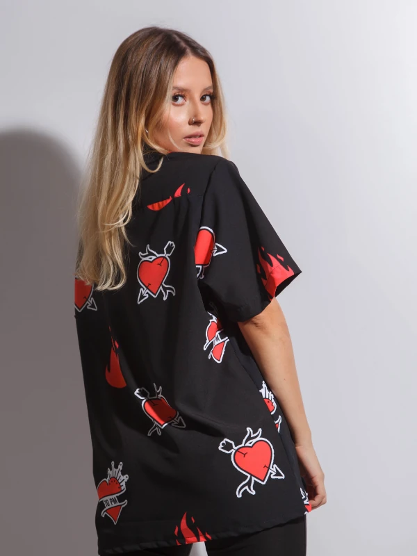 Alternative view of Camisa Corazones Negra