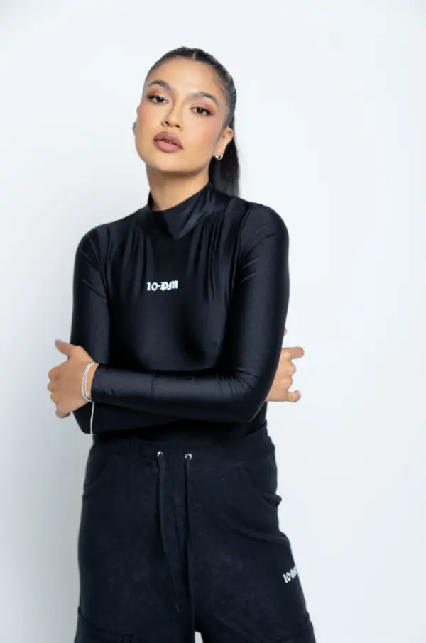 Alternative view of Shiny body black