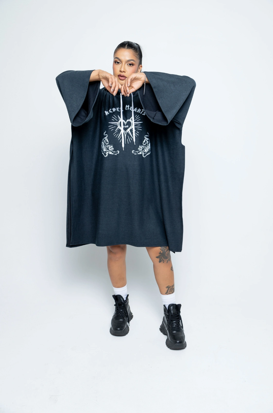 Rebel hearts capa - Image 3