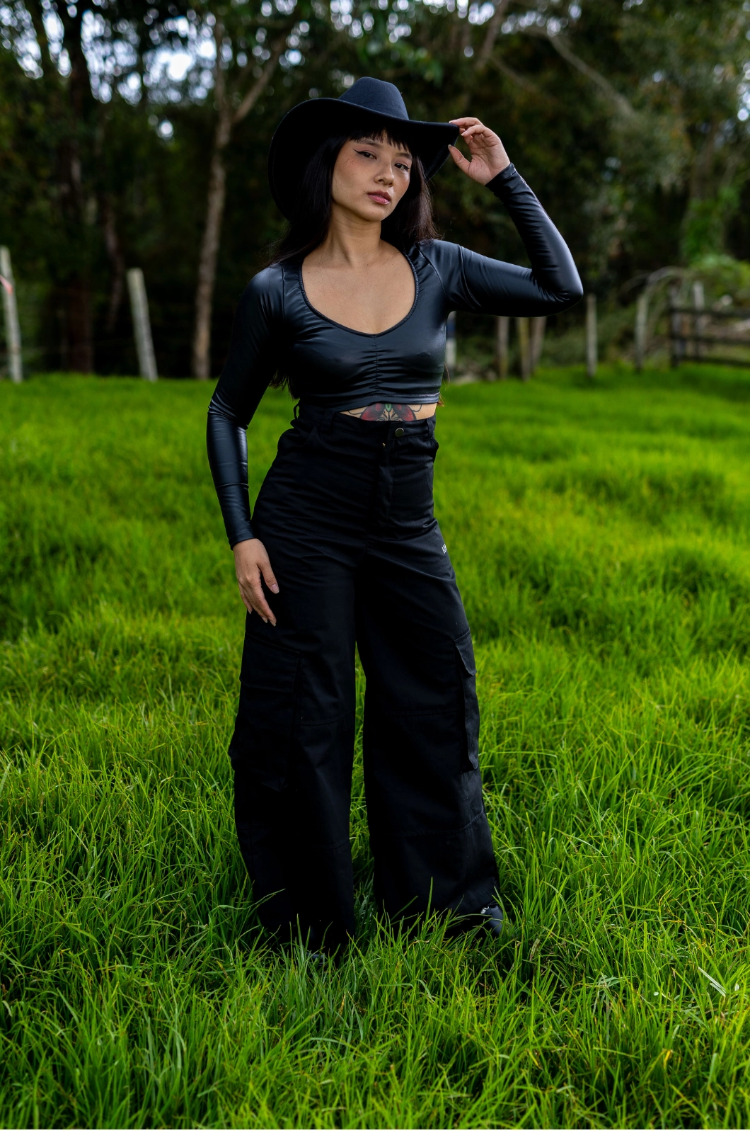 Classic cargo pants - Black - Image 4